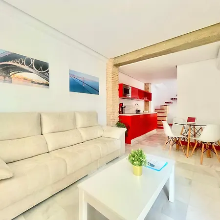 Philippe's Triana Con Terraza Apartment *